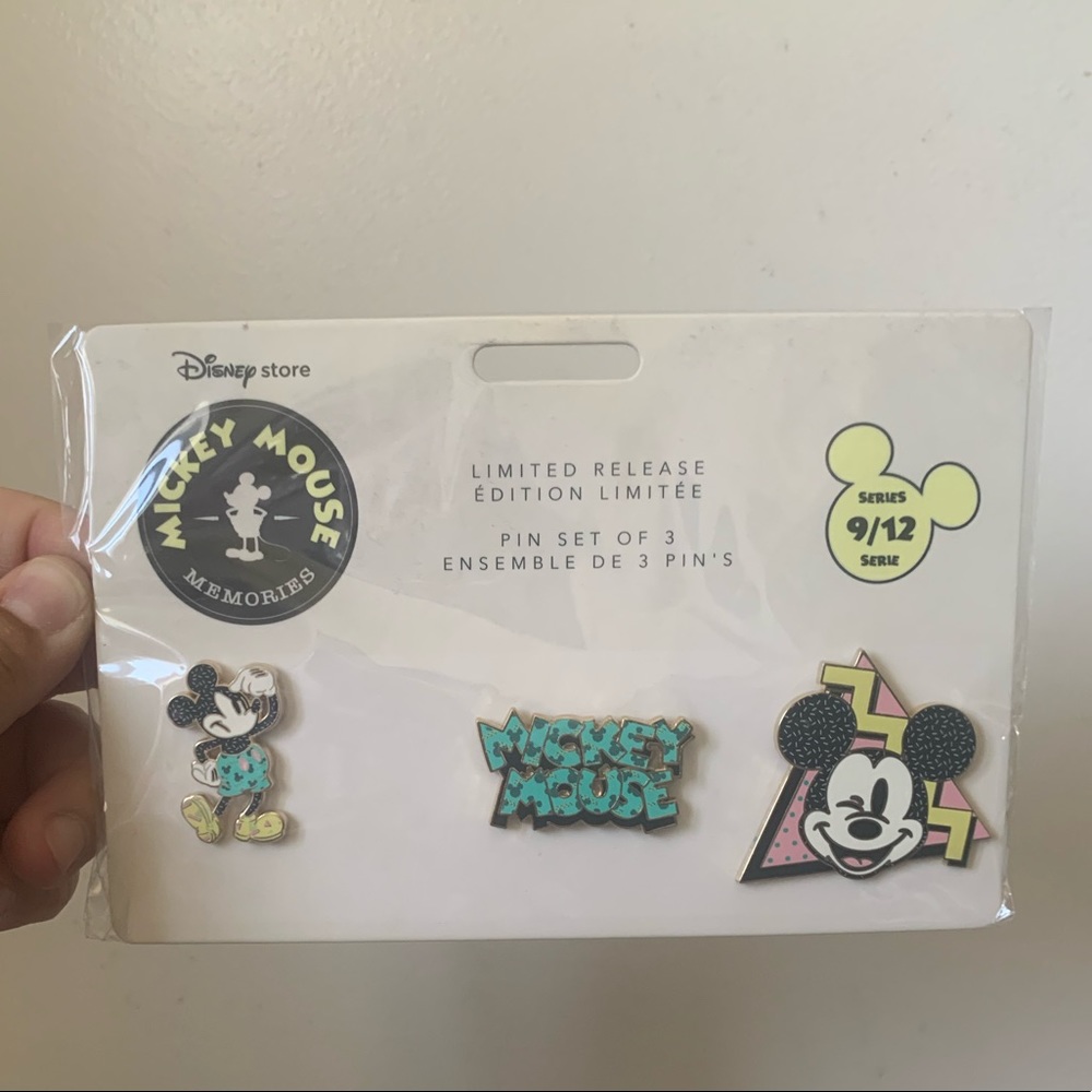 Disney limited edition 3 piece Mickey Mouse pin pack (series 9/12)